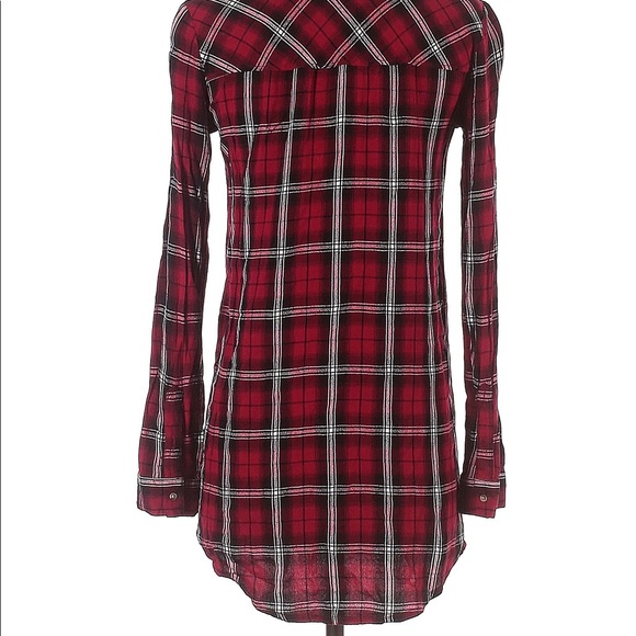 Long Sleeve Button-Down Shirt 🌟 - Picture 3 of 3